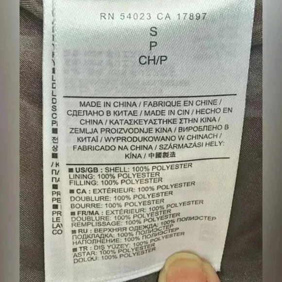 Like New Banana Republic Puffer Vest with a Belt - Picture 5 of 7